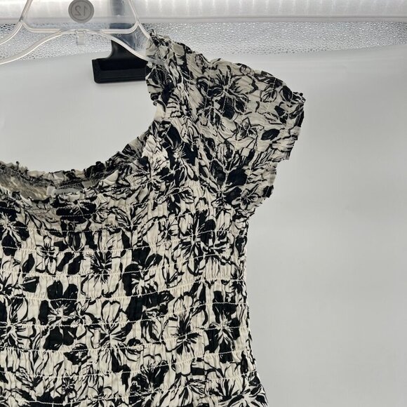 American Eagle Women's Tiered A-Line Smocked Floral Dress Black/White Size Small - Picture 4 of 9